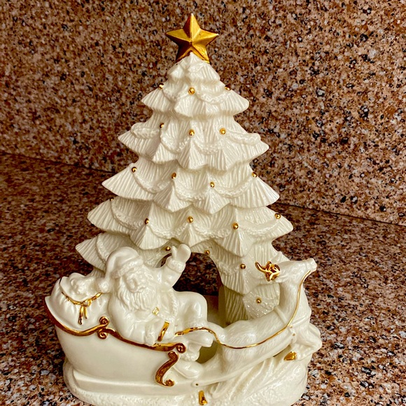 Lenox Santa with Sleigh, Christmas Tree with Tea light - Picture 1 of 4